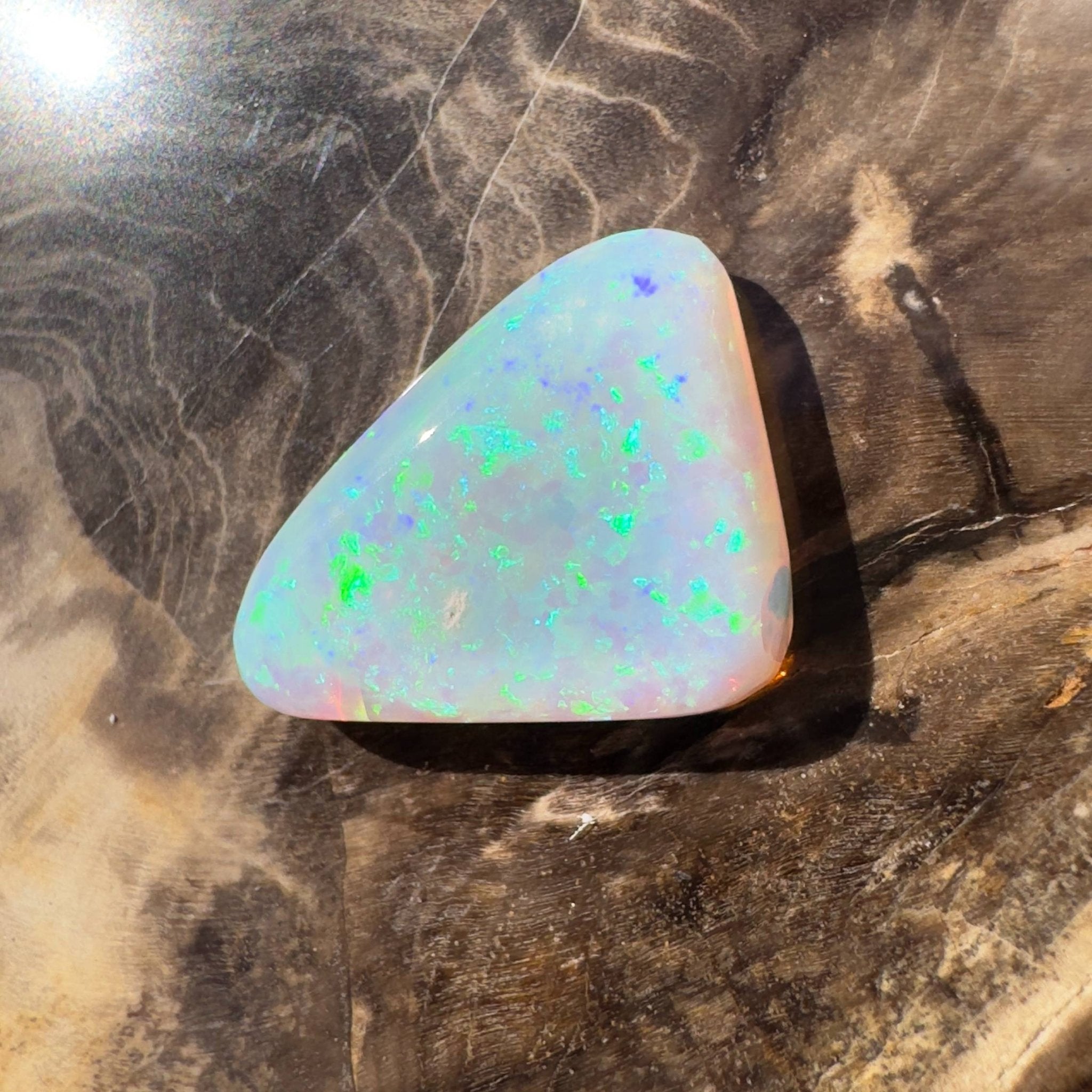 6.9ct Hand - cut Solid Australian Lightning Ridge Crystal Opal