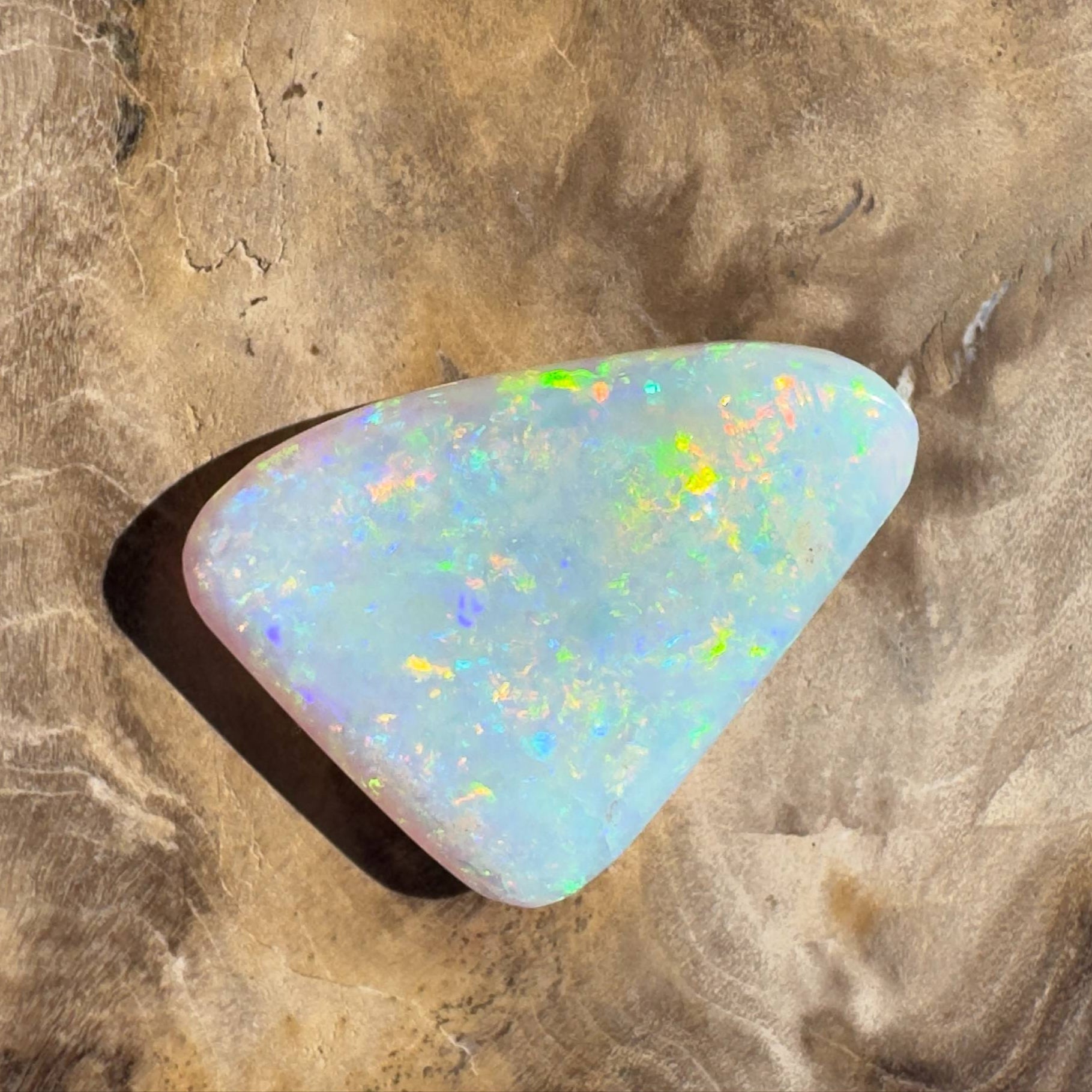 6.9ct Hand - cut Solid Australian Lightning Ridge Crystal Opal