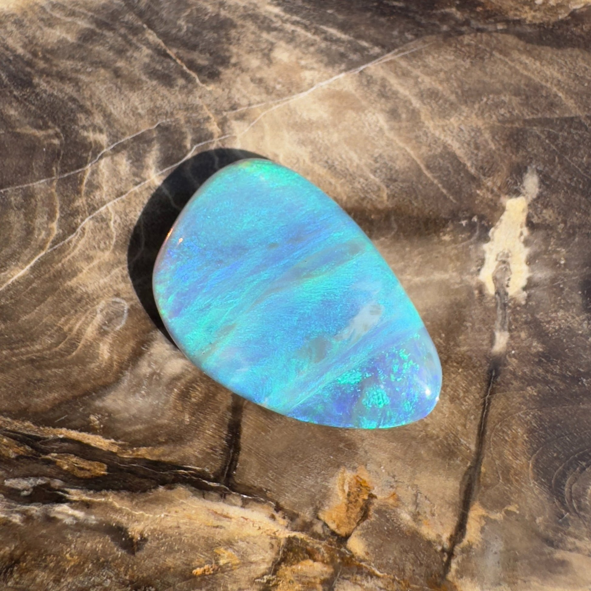 7.1ct Hand - Cut Solid Lightning Ridge Crystal Opal