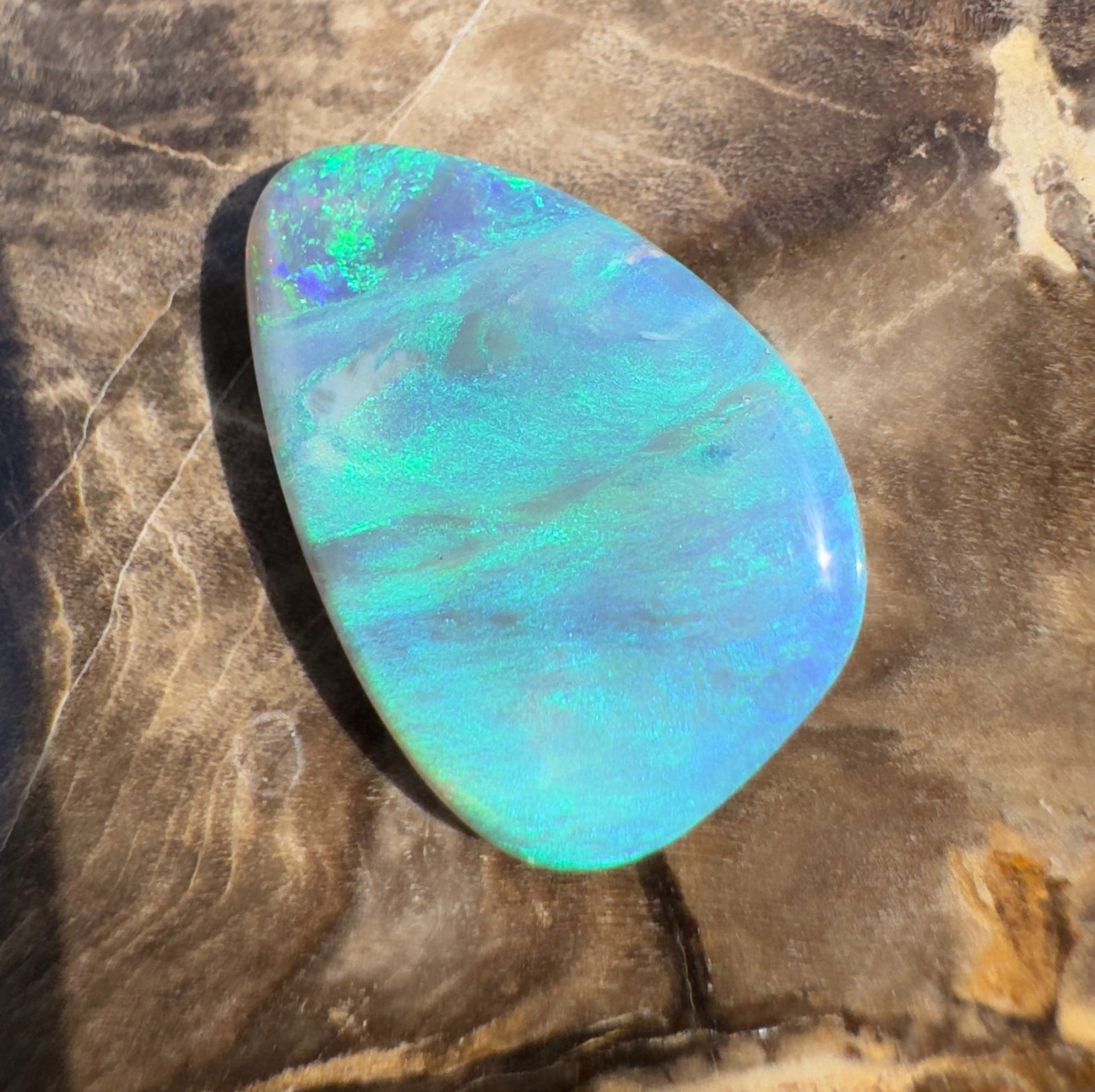 7.1ct Hand - Cut Solid Lightning Ridge Crystal Opal