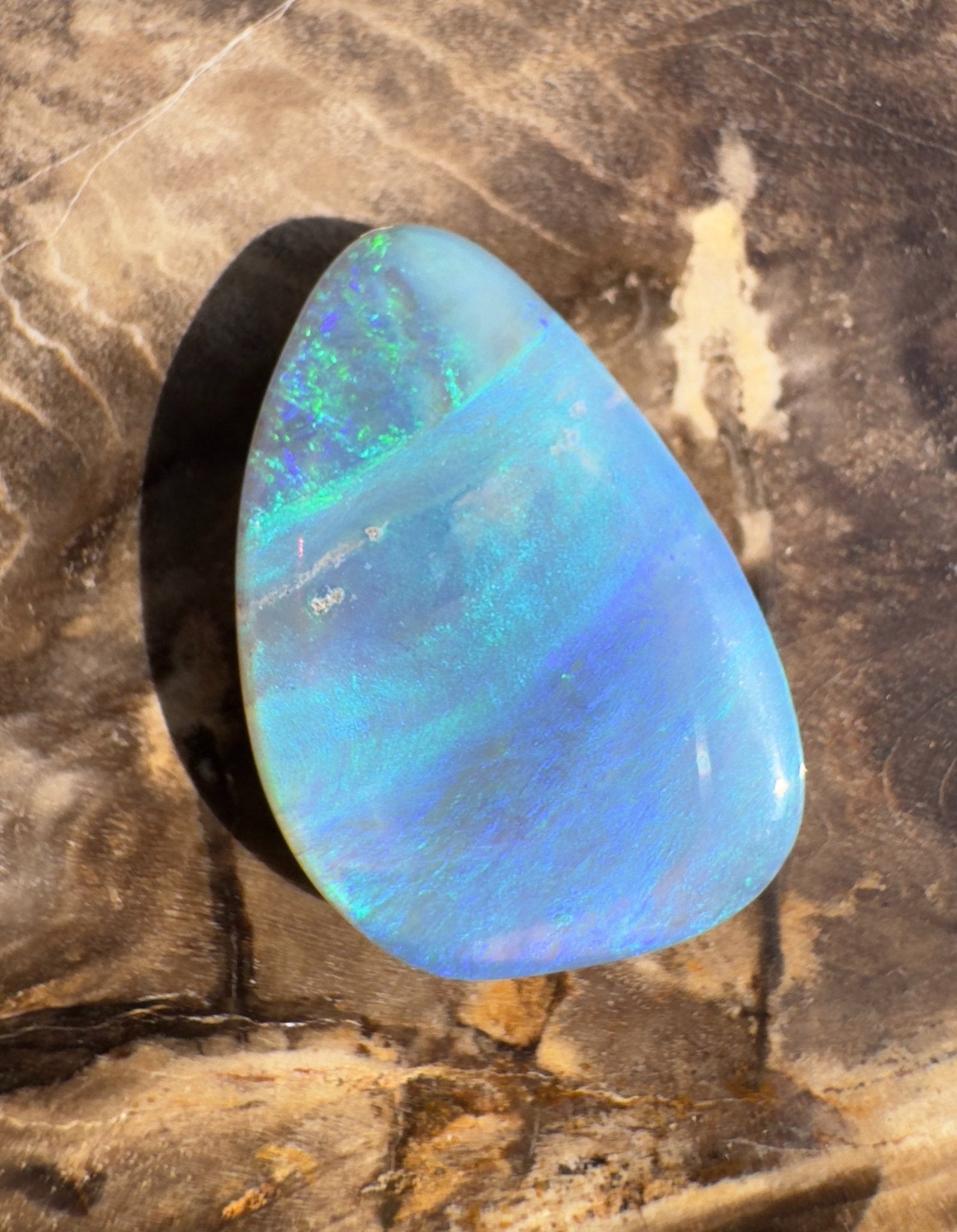 7.1ct Hand - Cut Solid Lightning Ridge Crystal Opal