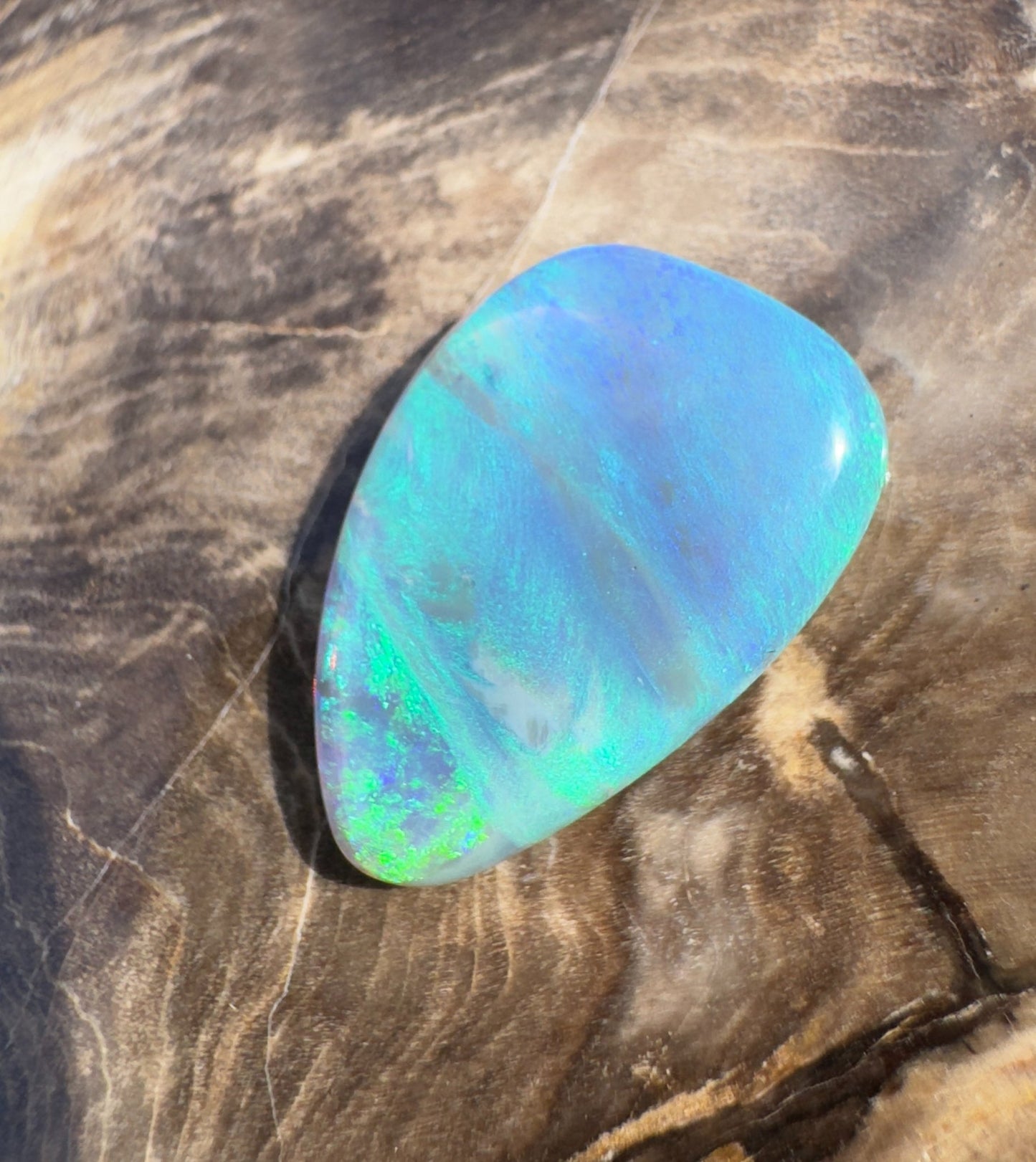 7.1ct Hand - Cut Solid Lightning Ridge Crystal Opal