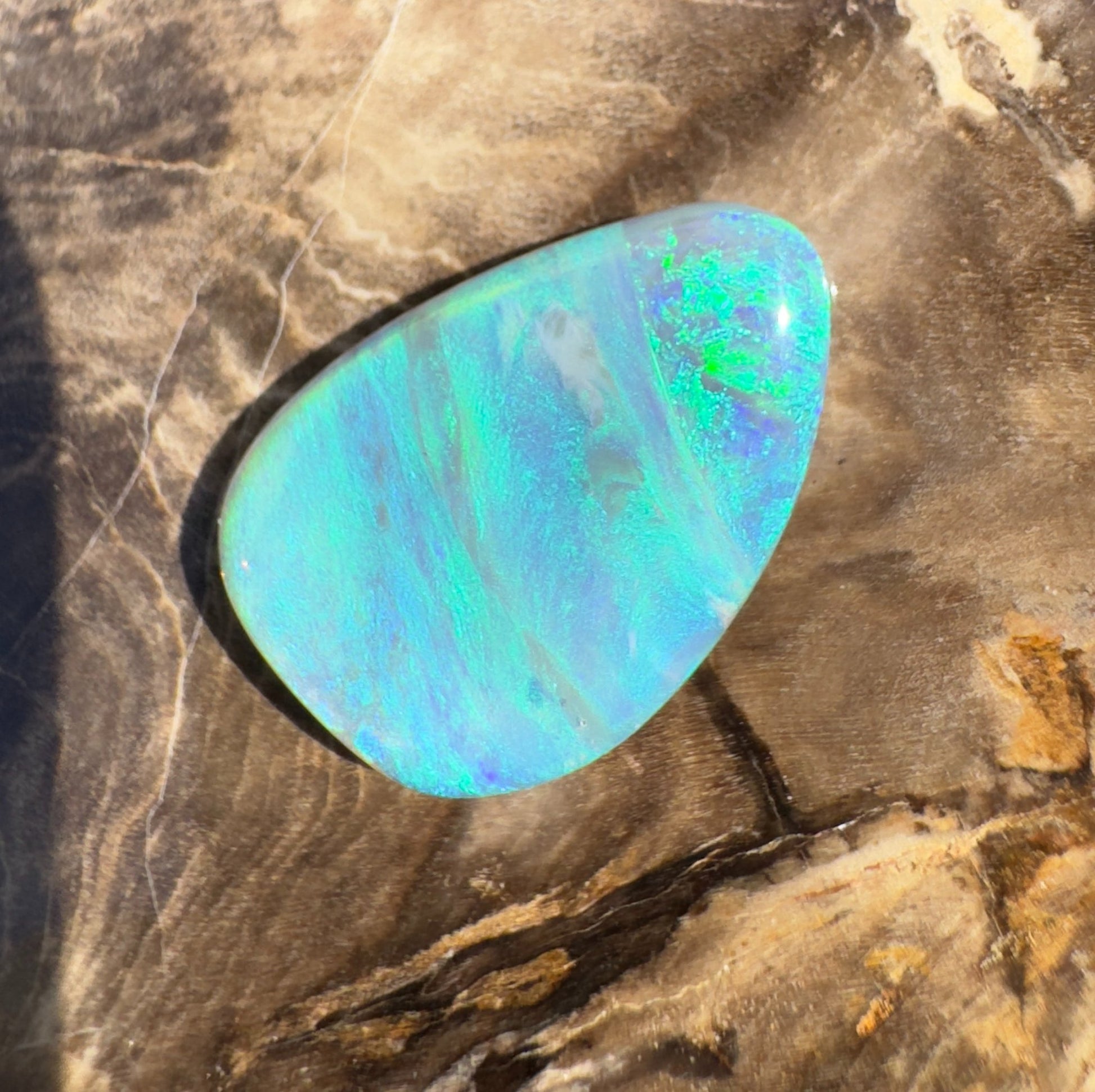 7.1ct Hand - Cut Solid Lightning Ridge Crystal Opal