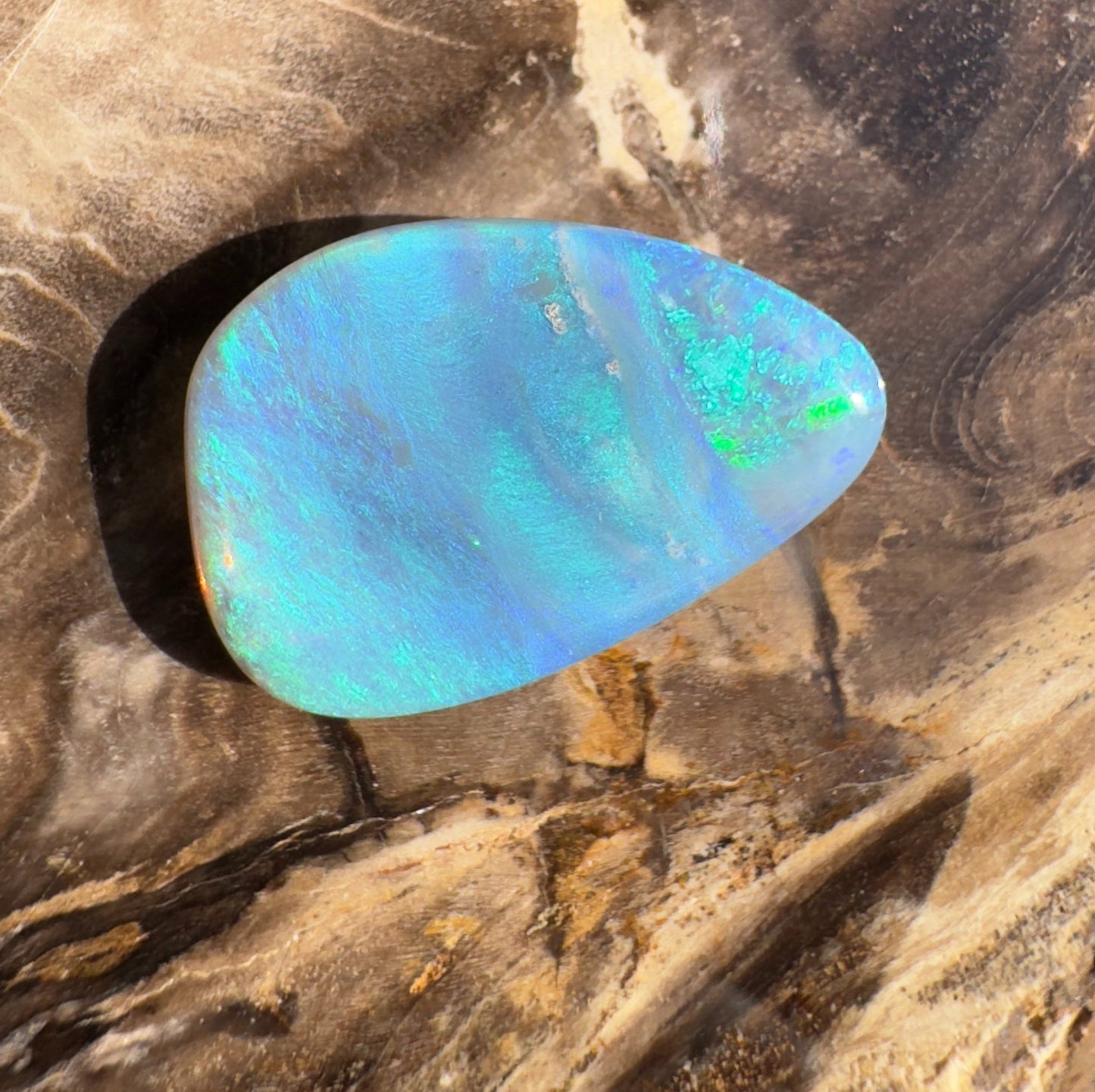 7.1ct Hand - Cut Solid Lightning Ridge Crystal Opal