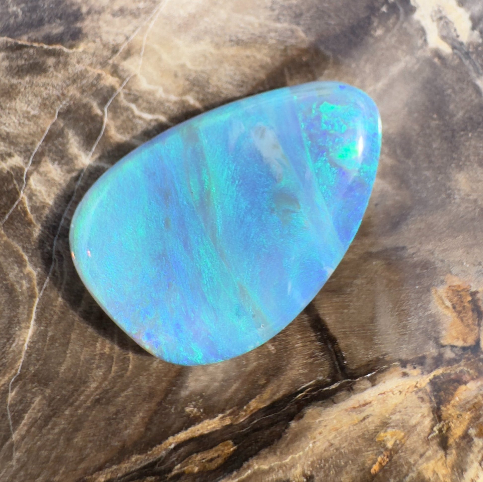 7.1ct Hand - Cut Solid Lightning Ridge Crystal Opal