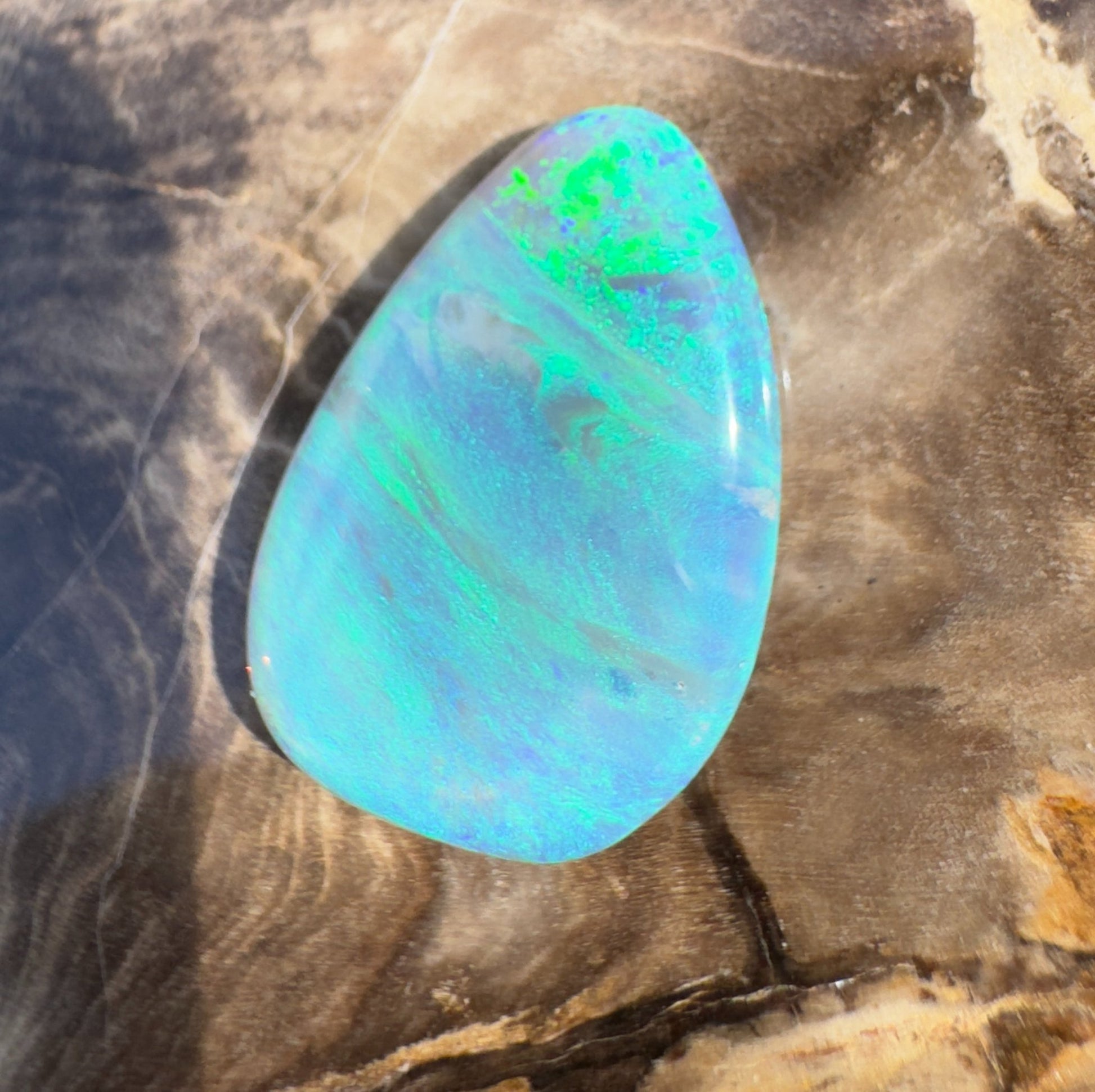 7.1ct Hand - Cut Solid Lightning Ridge Crystal Opal