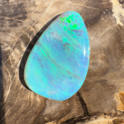 7.1ct Hand - Cut Solid Lightning Ridge Crystal Opal