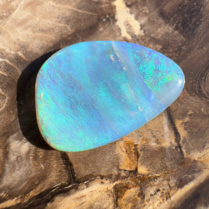 7.1ct Hand - Cut Solid Lightning Ridge Crystal Opal