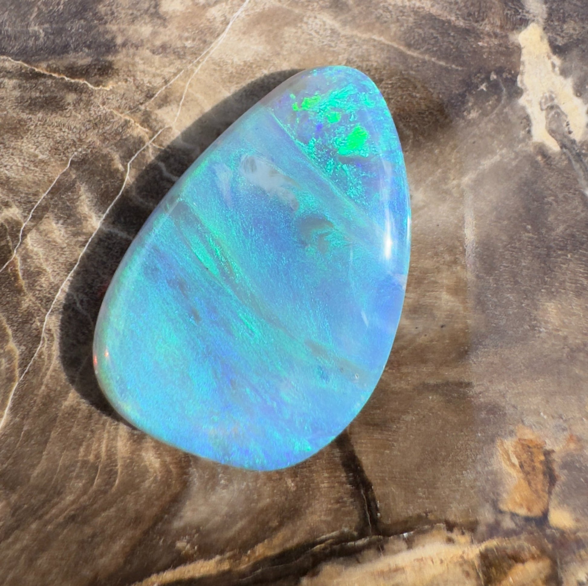 7.1ct Hand - Cut Solid Lightning Ridge Crystal Opal