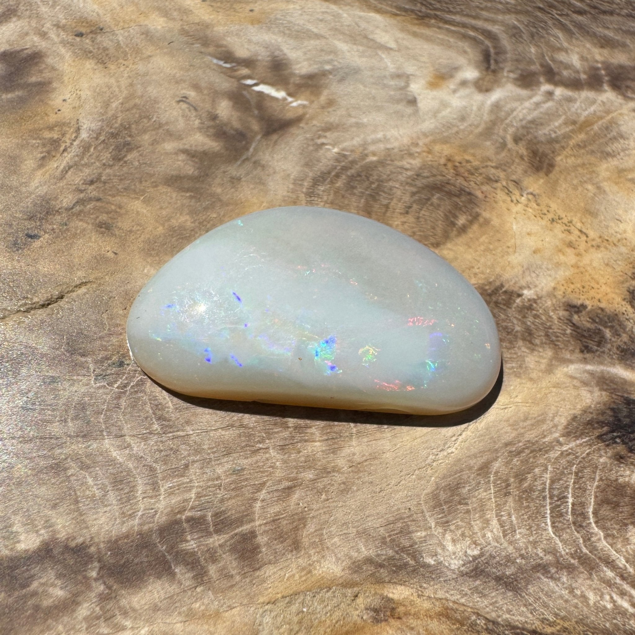 9.9ct Hand - cut Solid Lightning Ridge Opal