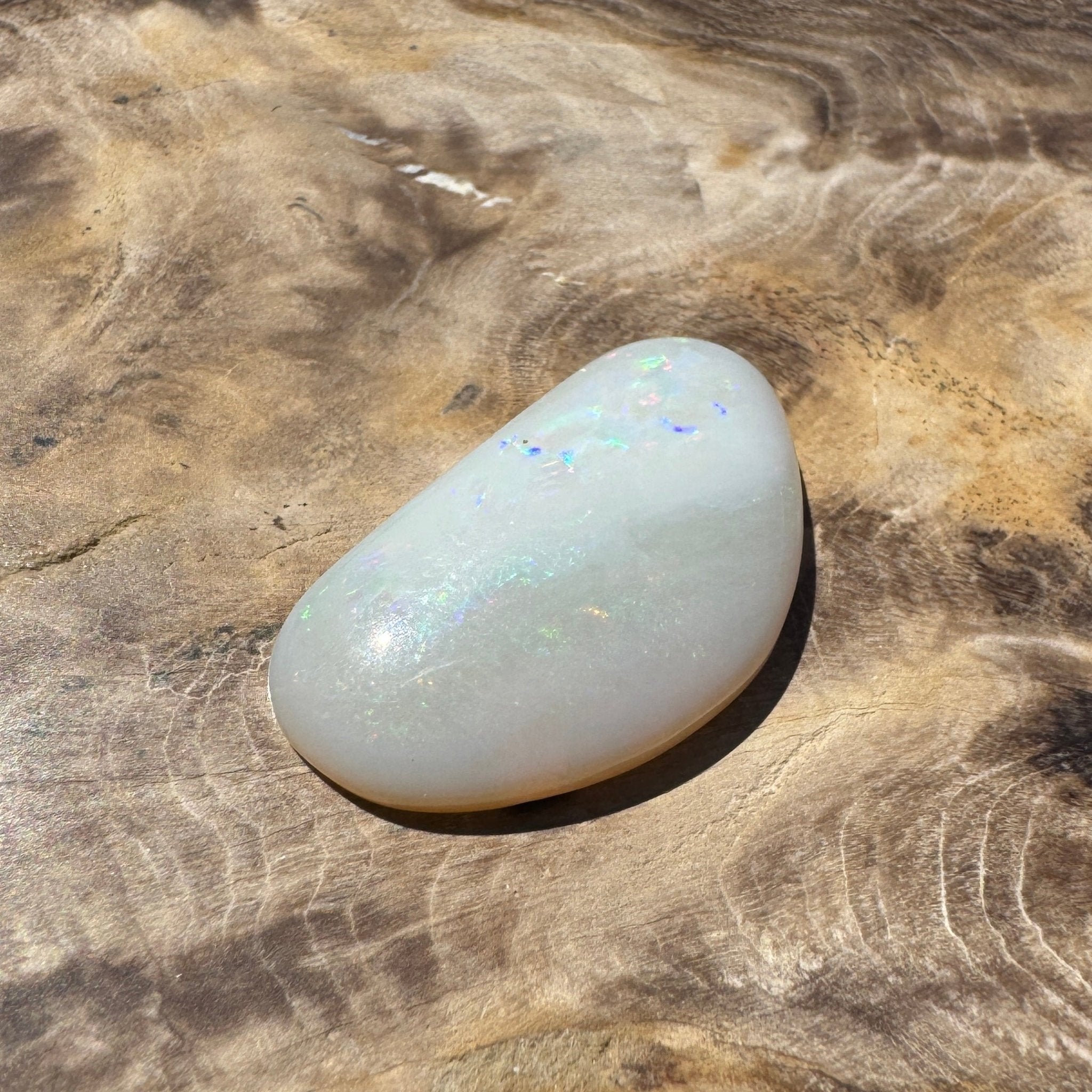 9.9ct Hand - cut Solid Lightning Ridge Opal