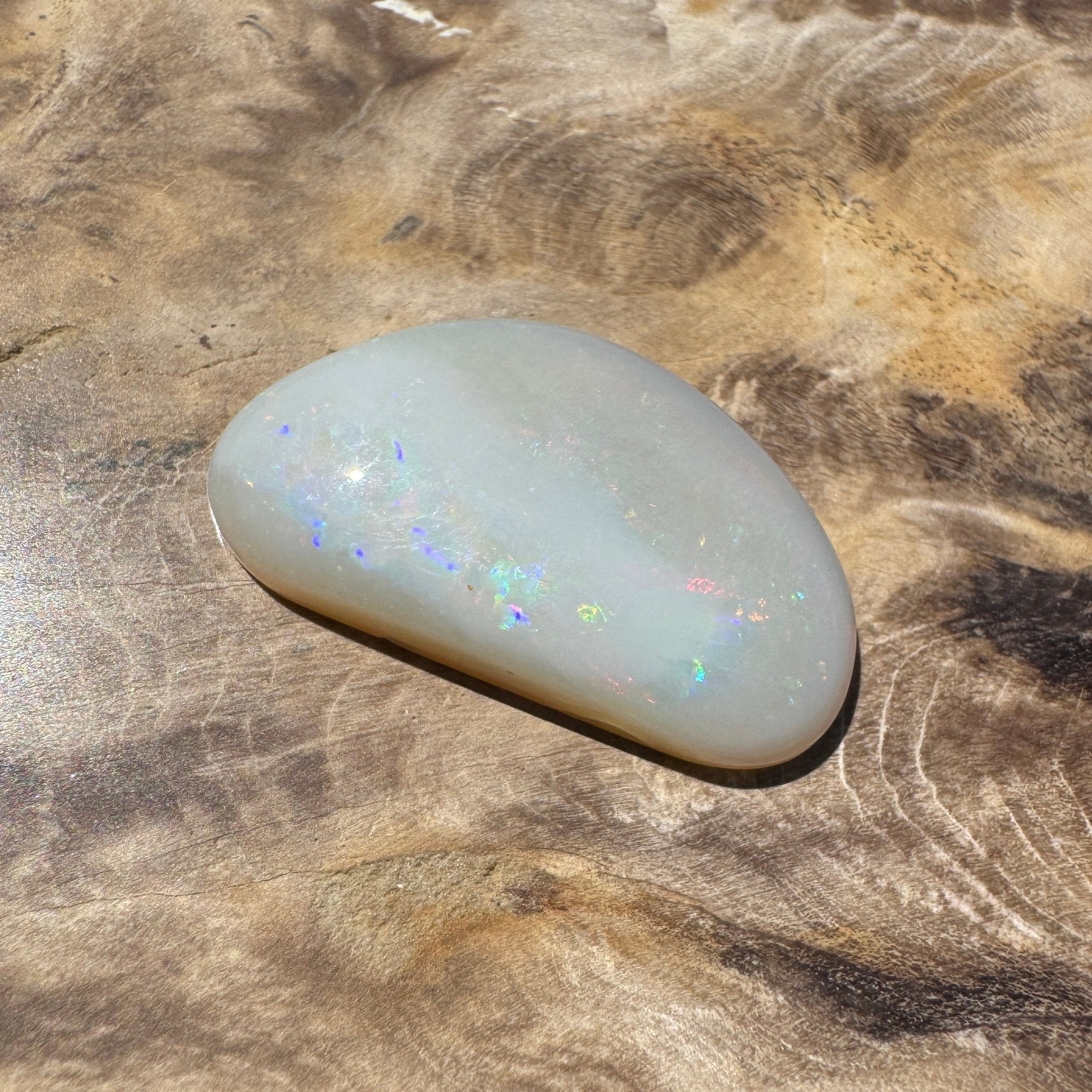 9.9ct Hand - cut Solid Lightning Ridge Opal