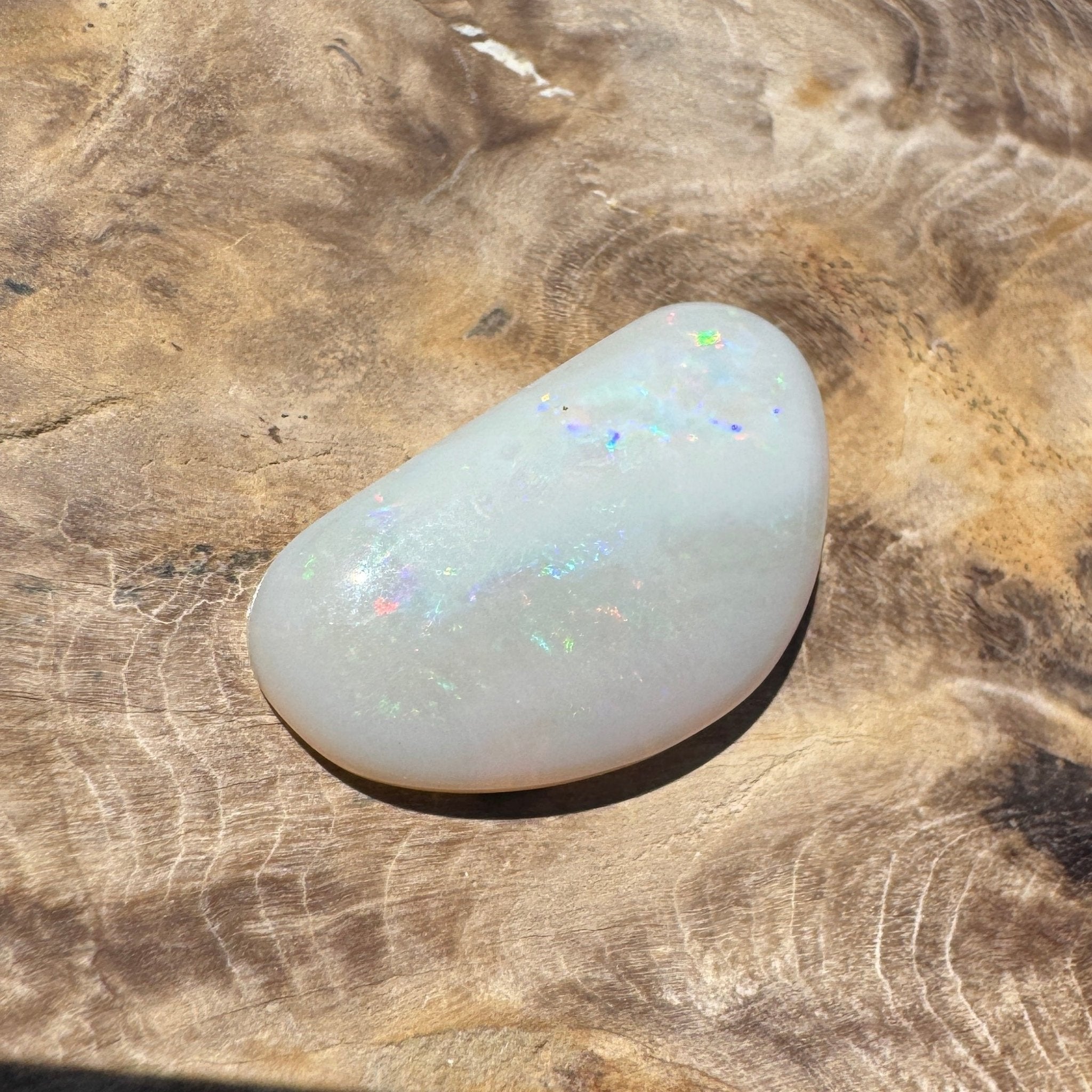 9.9ct Hand - cut Solid Lightning Ridge Opal
