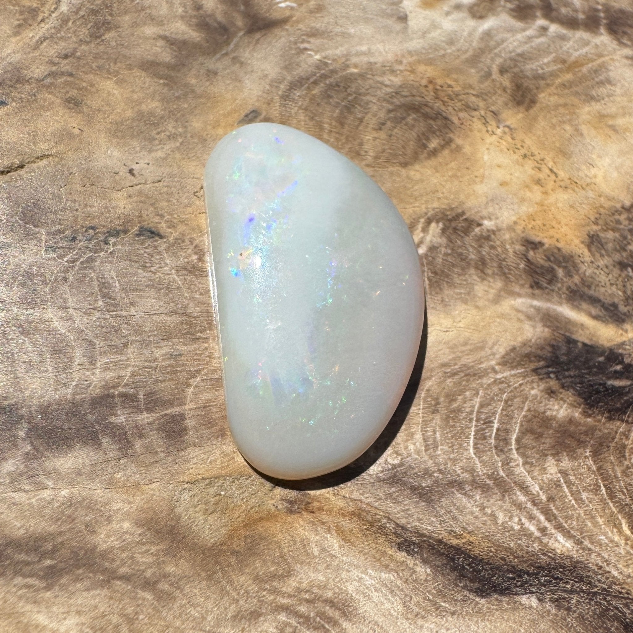 9.9ct Hand - cut Solid Lightning Ridge Opal