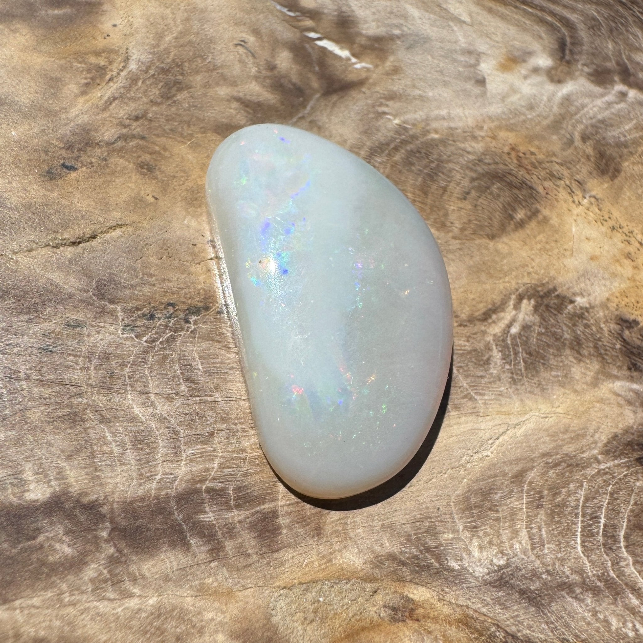 9.9ct Hand - cut Solid Lightning Ridge Opal
