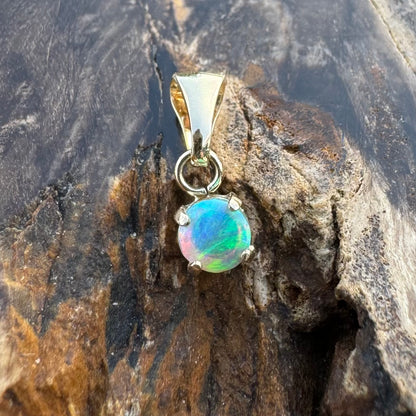 9ct Solid Gold 0.5ct Lightning Ridge Opal Pendant