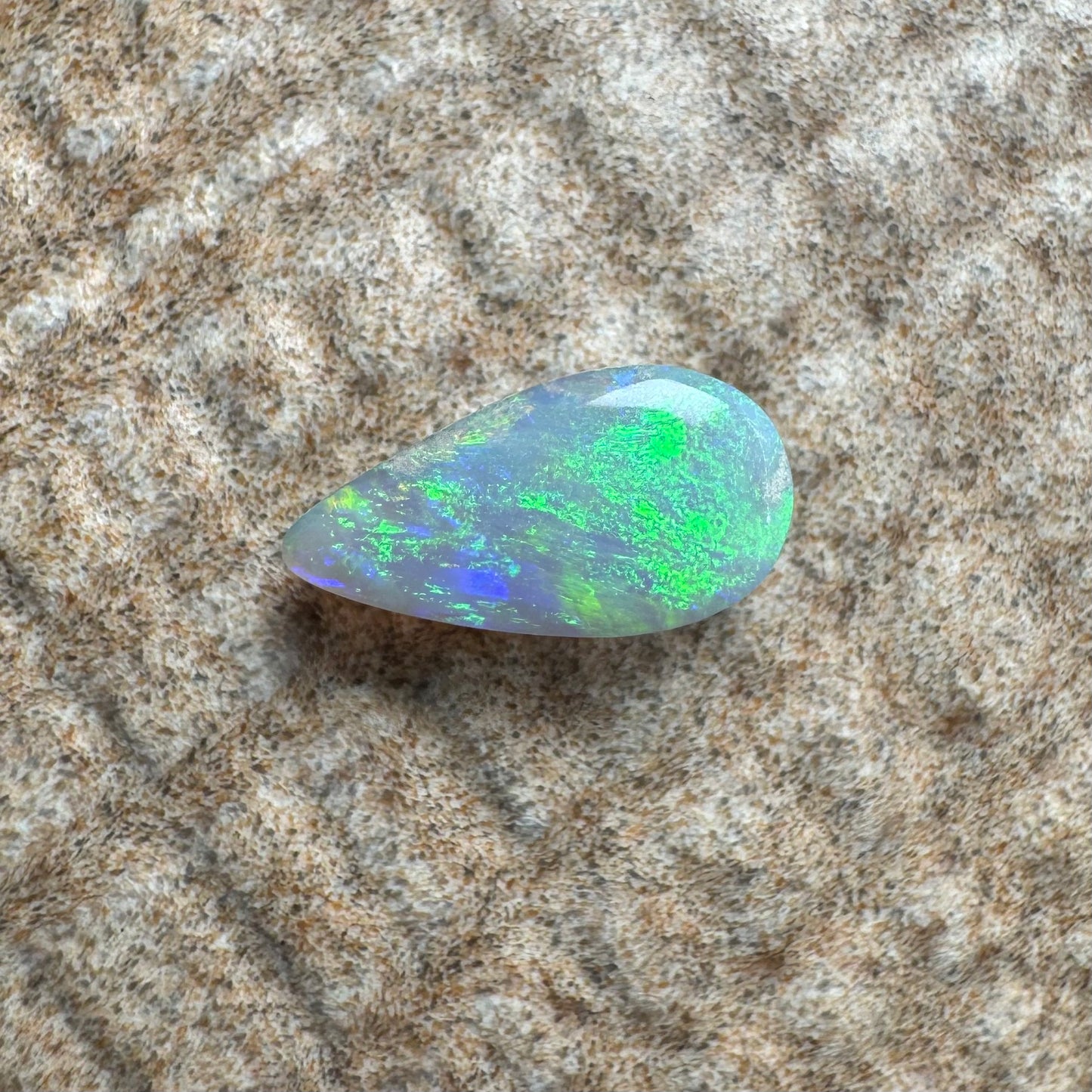 Lightning Ridge Opal 0.6carat Solid Hand-Cut