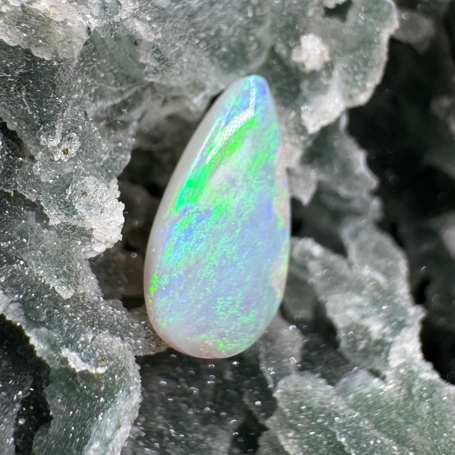 Lightning Ridge Opal 0.6carat Solid Hand-Cut