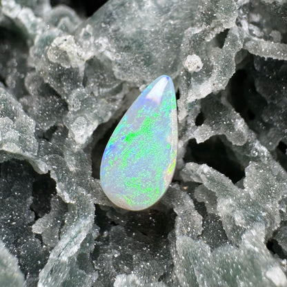 Lightning Ridge Opal 0.6carat Solid Hand-Cut