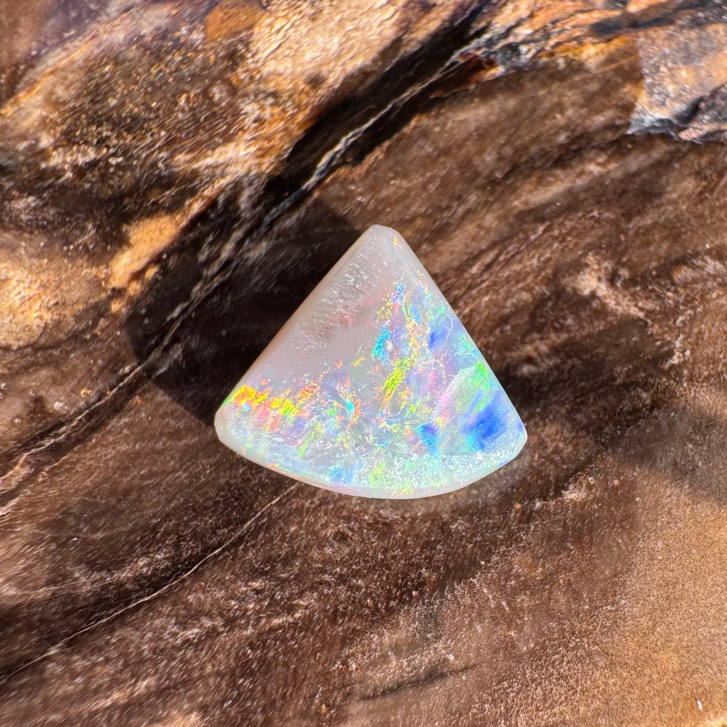 1.0carat Hand-Cut Solid Lightning Ridge Semi Black Opal