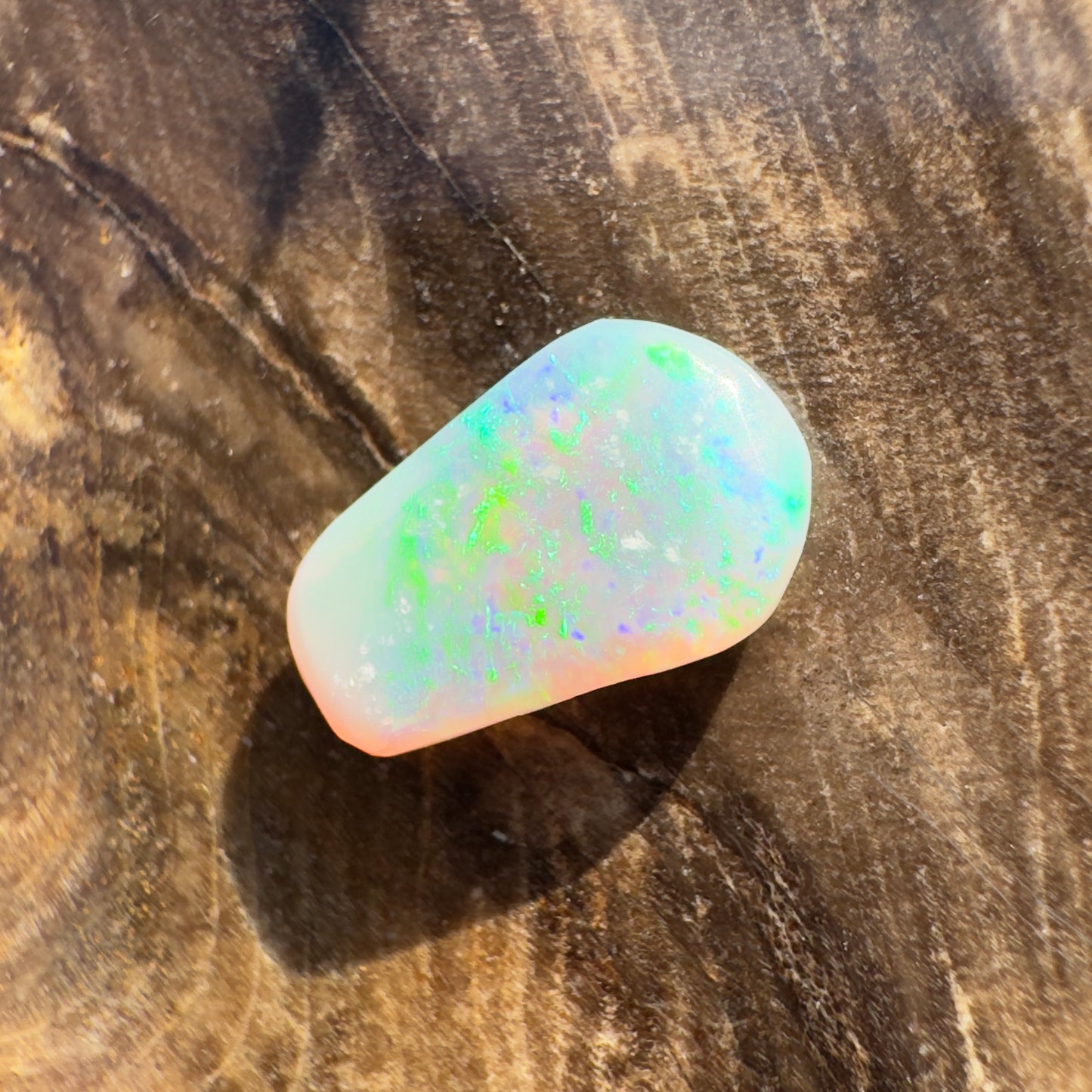 Hand-Cut Solid Lightning Ridge Crystal Opal 1.0carat