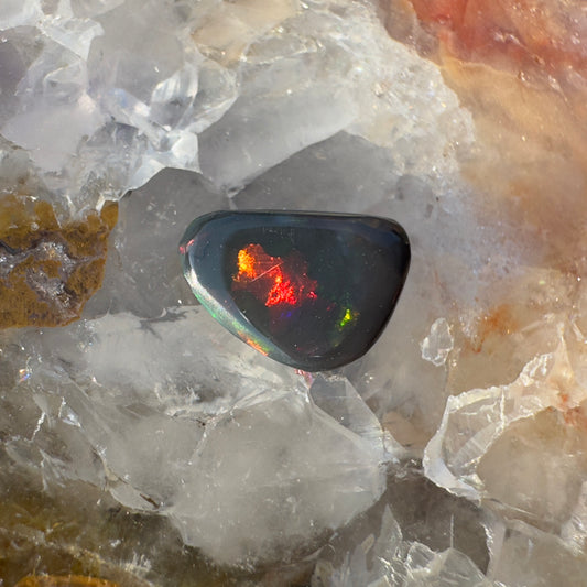 Lightning Ridge Black Opal 1.8carat Solid Hand-Cut - Iona Opal Australia