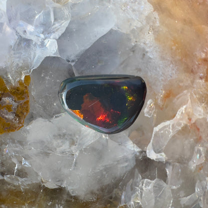 Lightning Ridge Black Opal 1.8carat Solid Hand-Cut - Iona Opal Australia