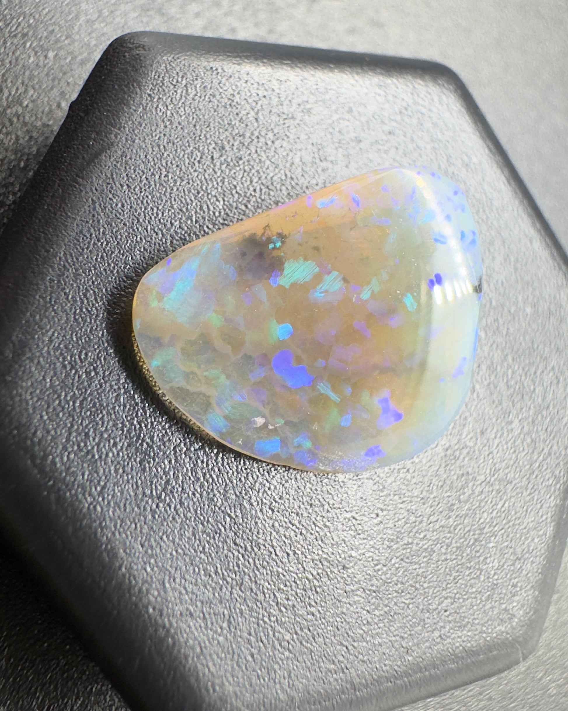 Australian Lightning Ridge Crystal Opal 2.0carat Solid Hand Cut Luxury - Iona Opal Australia