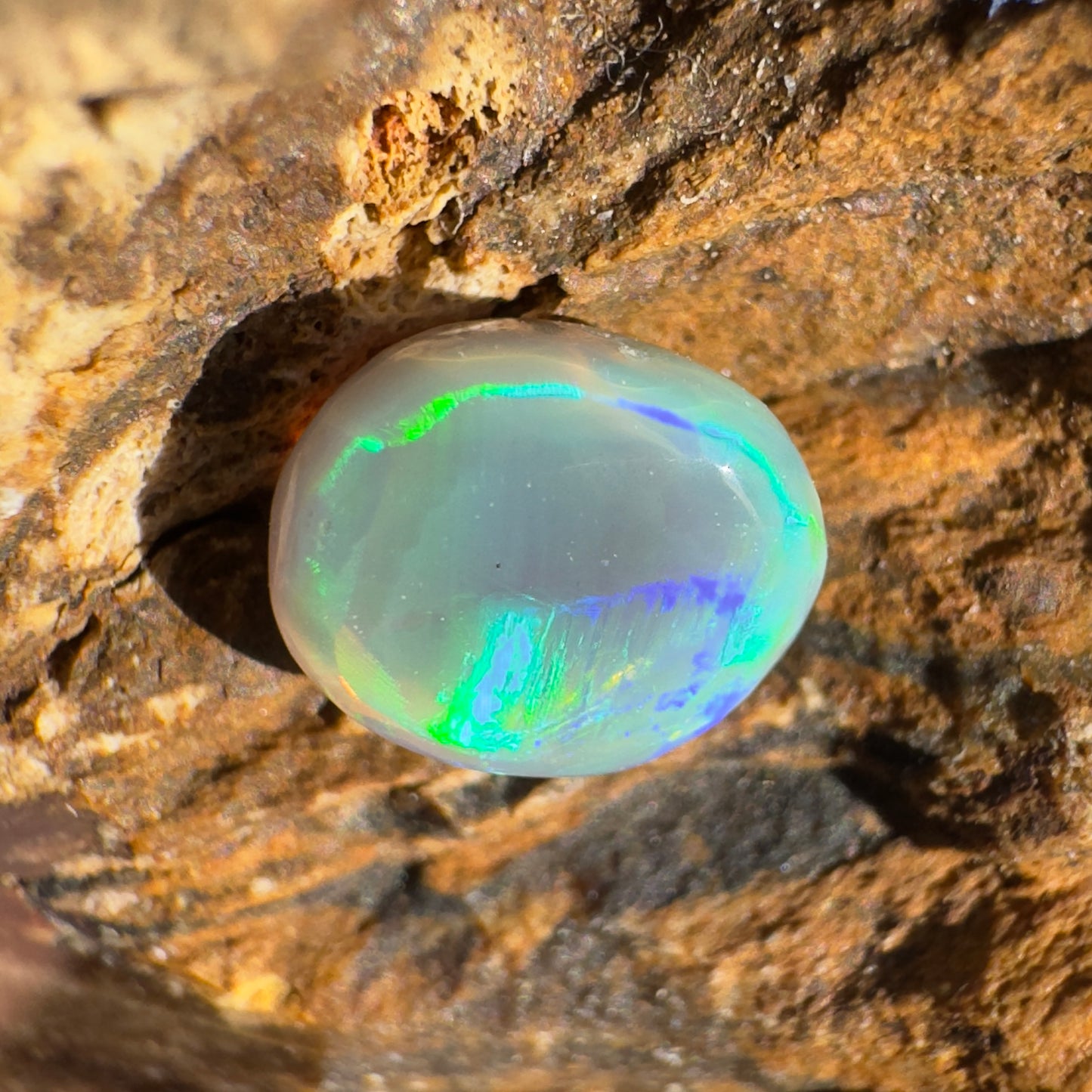 Lightning Ridge Semi Black Opal 0.9carat Solid Hand-Cut