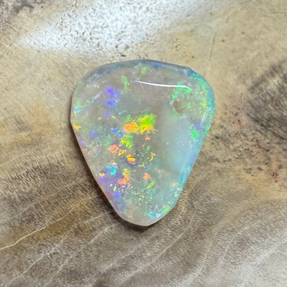 Hand-Cut Solid Lightning Ridge Opal 0.8carat