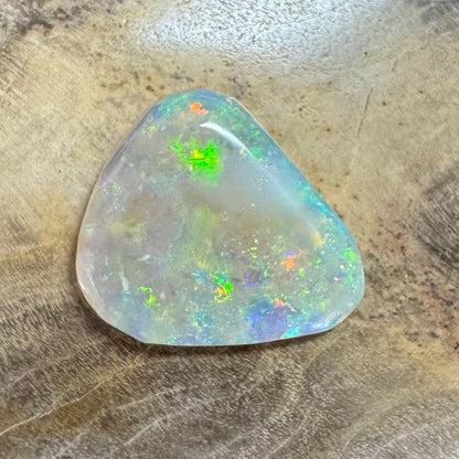 Hand-Cut Solid Lightning Ridge Opal 0.8carat