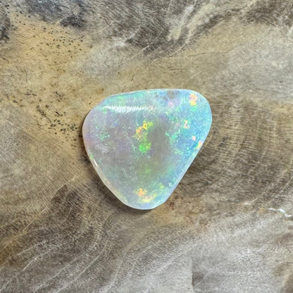 Hand-Cut Solid Lightning Ridge Opal 0.8carat