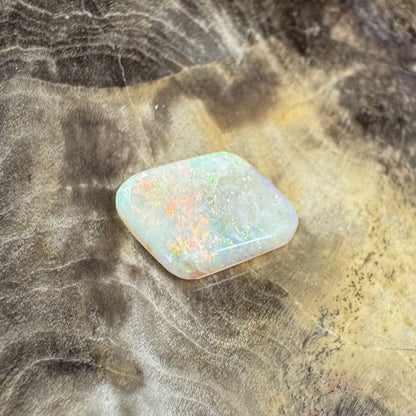 Hand-Cut Solid Lightning Ridge Opal 0.9carat