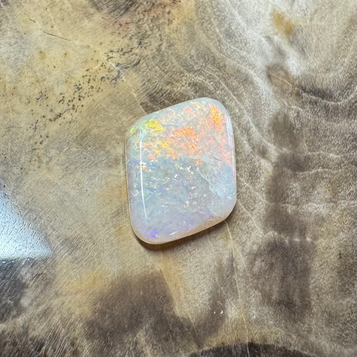 Hand-Cut Solid Lightning Ridge Opal 0.9carat