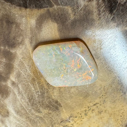 Hand-Cut Solid Lightning Ridge Opal 0.9carat