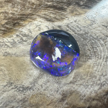 Hand-Cut Solid Lightning Ridge Opal 1.5carat