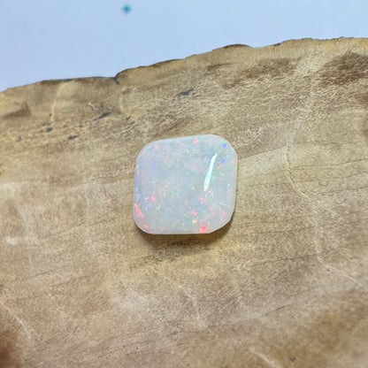 Hand-Cut Solid Coober Pedy Opal 0.9carat