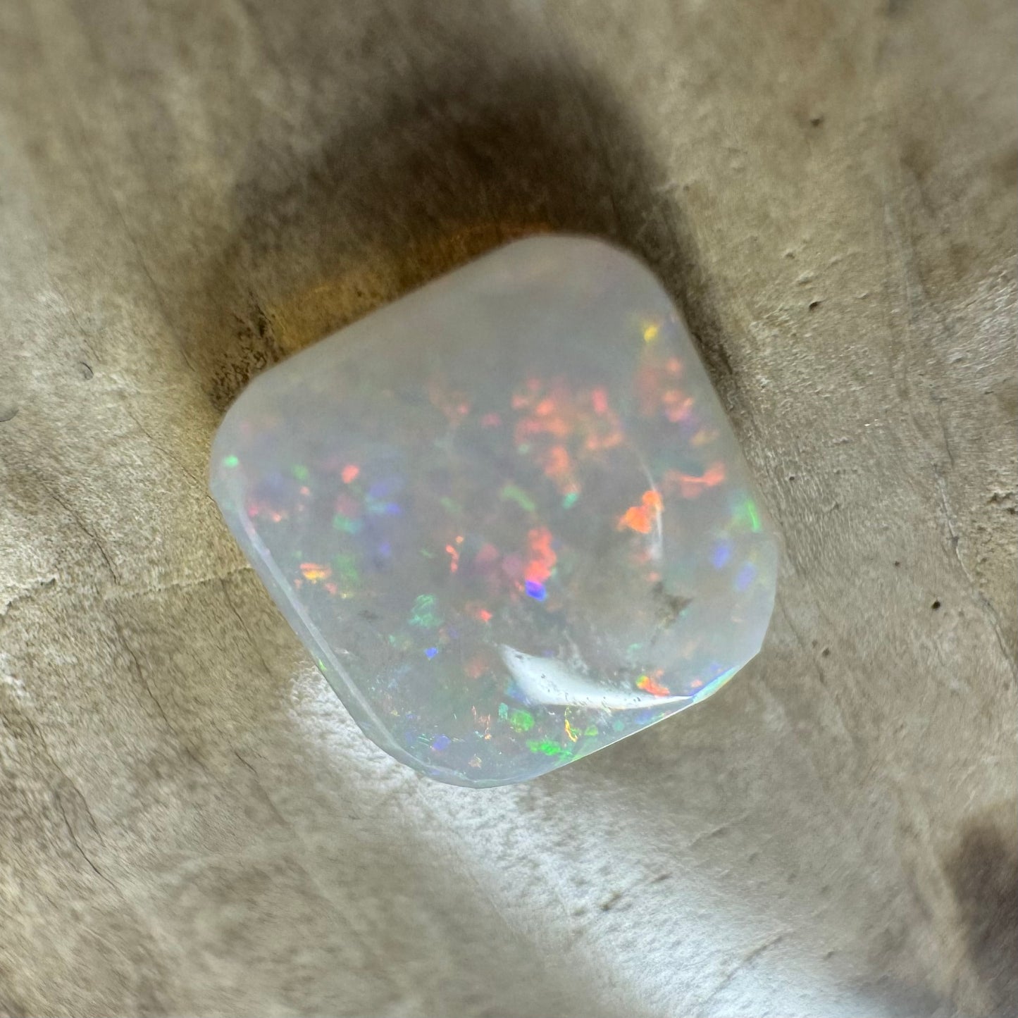 Hand-Cut Solid Coober Pedy Opal 0.9carat