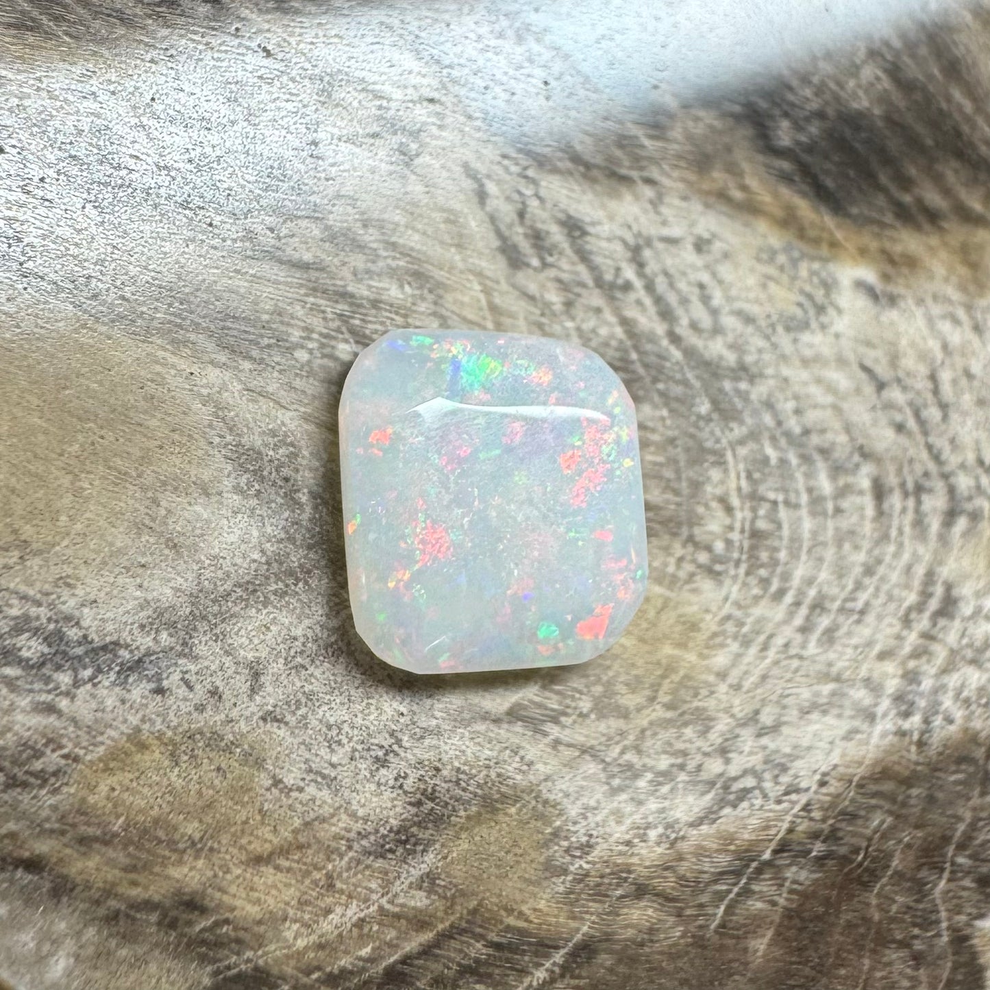 Hand-Cut Solid Coober Pedy Opal 0.9carat