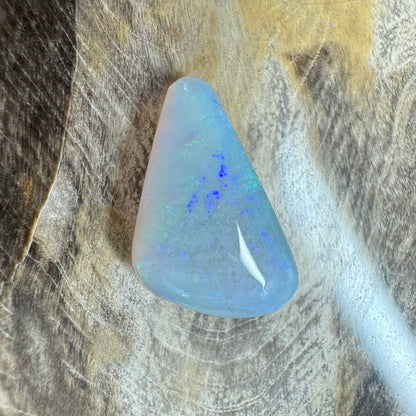 Hand-Cut Solid Lightning Ridge Opal 4.1carat