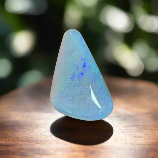 Hand-Cut Solid Lightning Ridge Opal 4.1carat