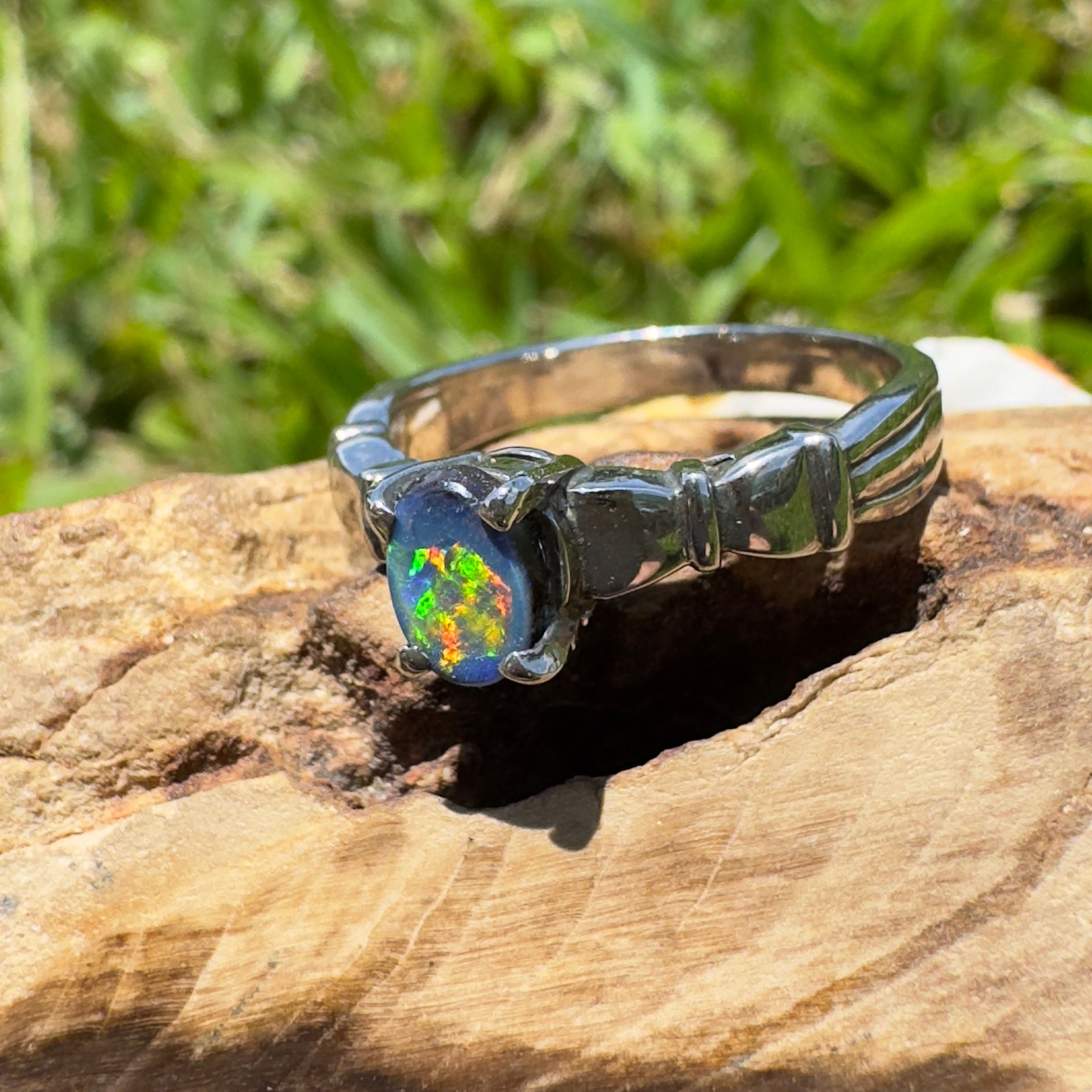 Einleigh Fireground – 1.2ct Queensland Boulder Opal Ring