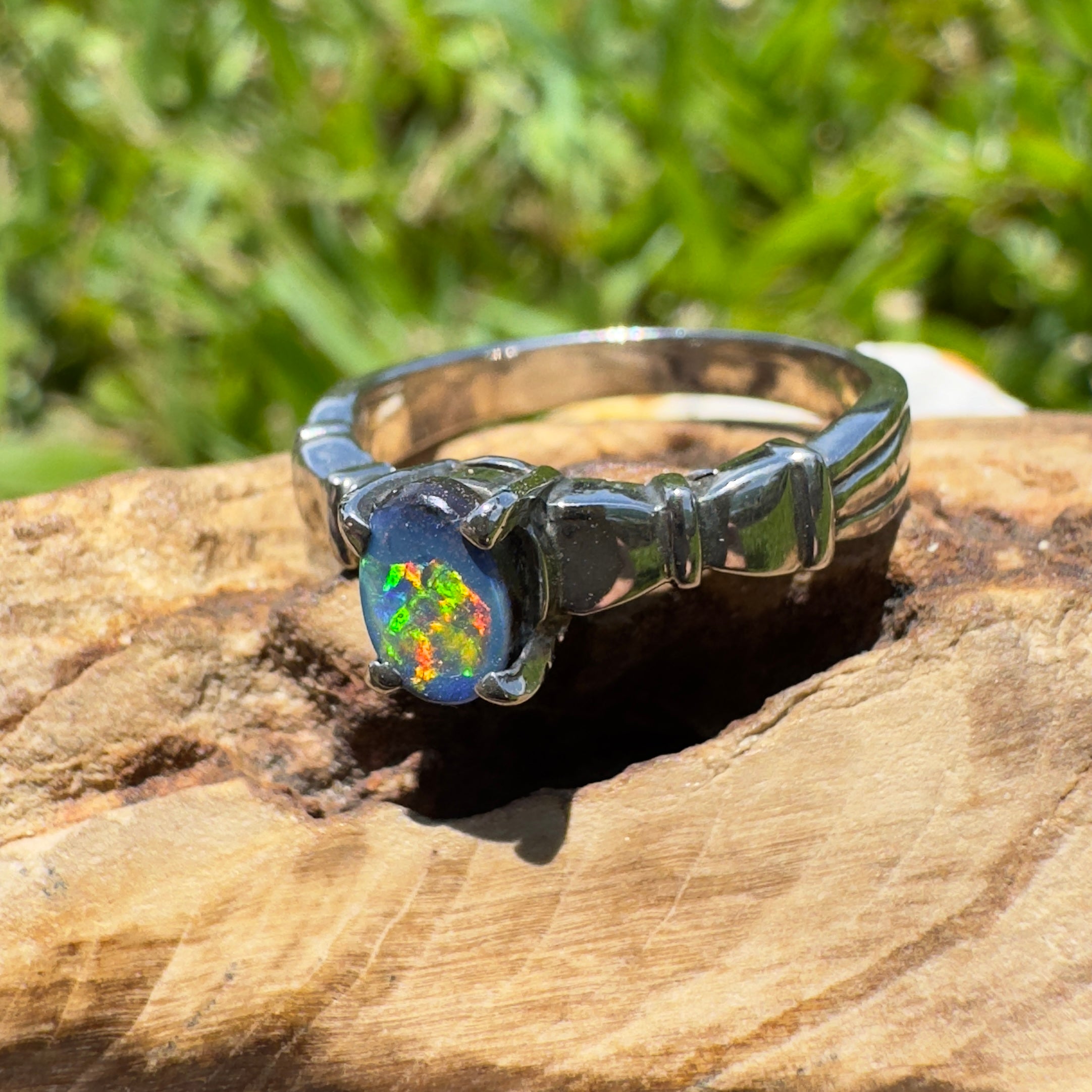 Einleigh Fireground – 1.2ct Queensland Boulder Opal Ring