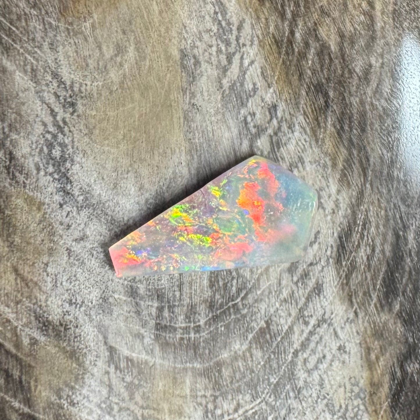 Hand-Cut Solid Lightning Ridge Black Opal 0.8carat