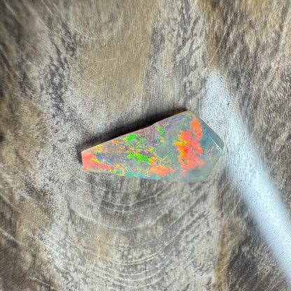 Hand-Cut Solid Lightning Ridge Black Opal 0.8carat