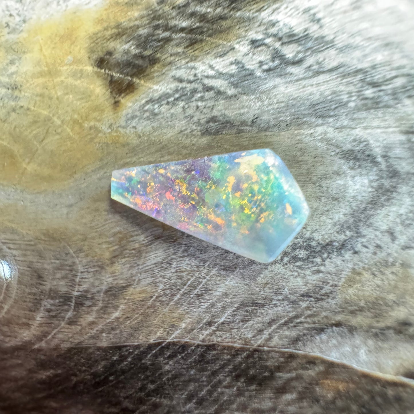 Hand-Cut Solid Lightning Ridge Black Opal 0.8carat