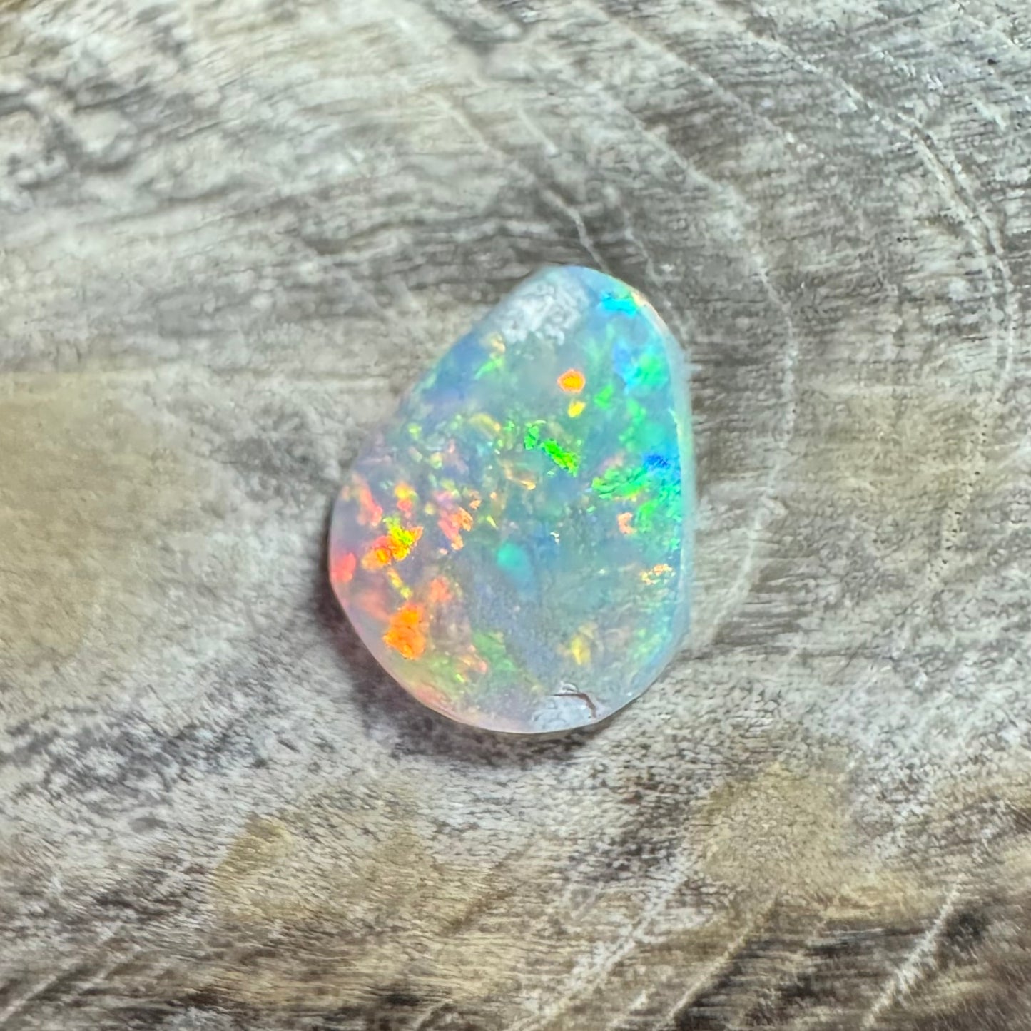 Hand-Cut Solid Lightning Ridge Semi Black Opal 0.4carat