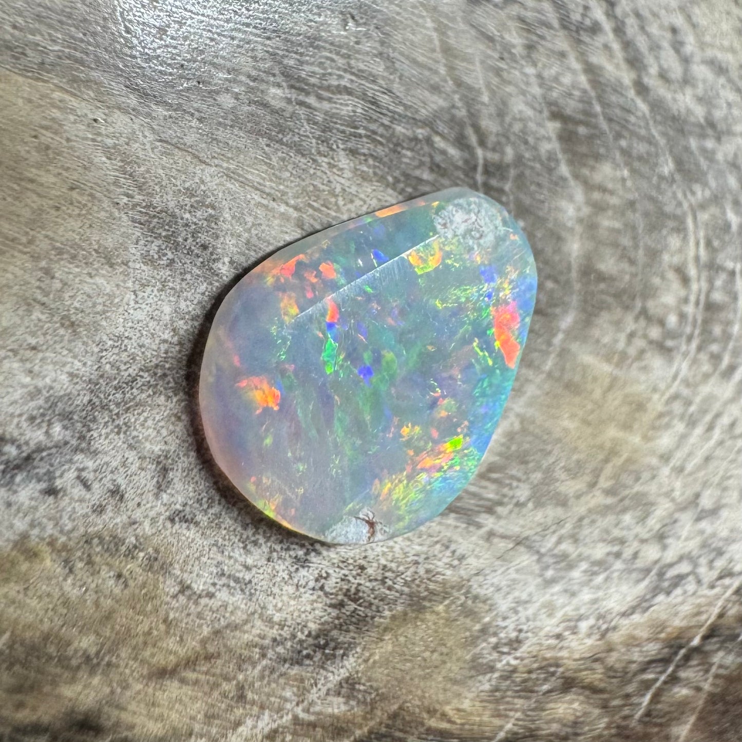 Hand-Cut Solid Lightning Ridge Semi Black Opal 0.4carat