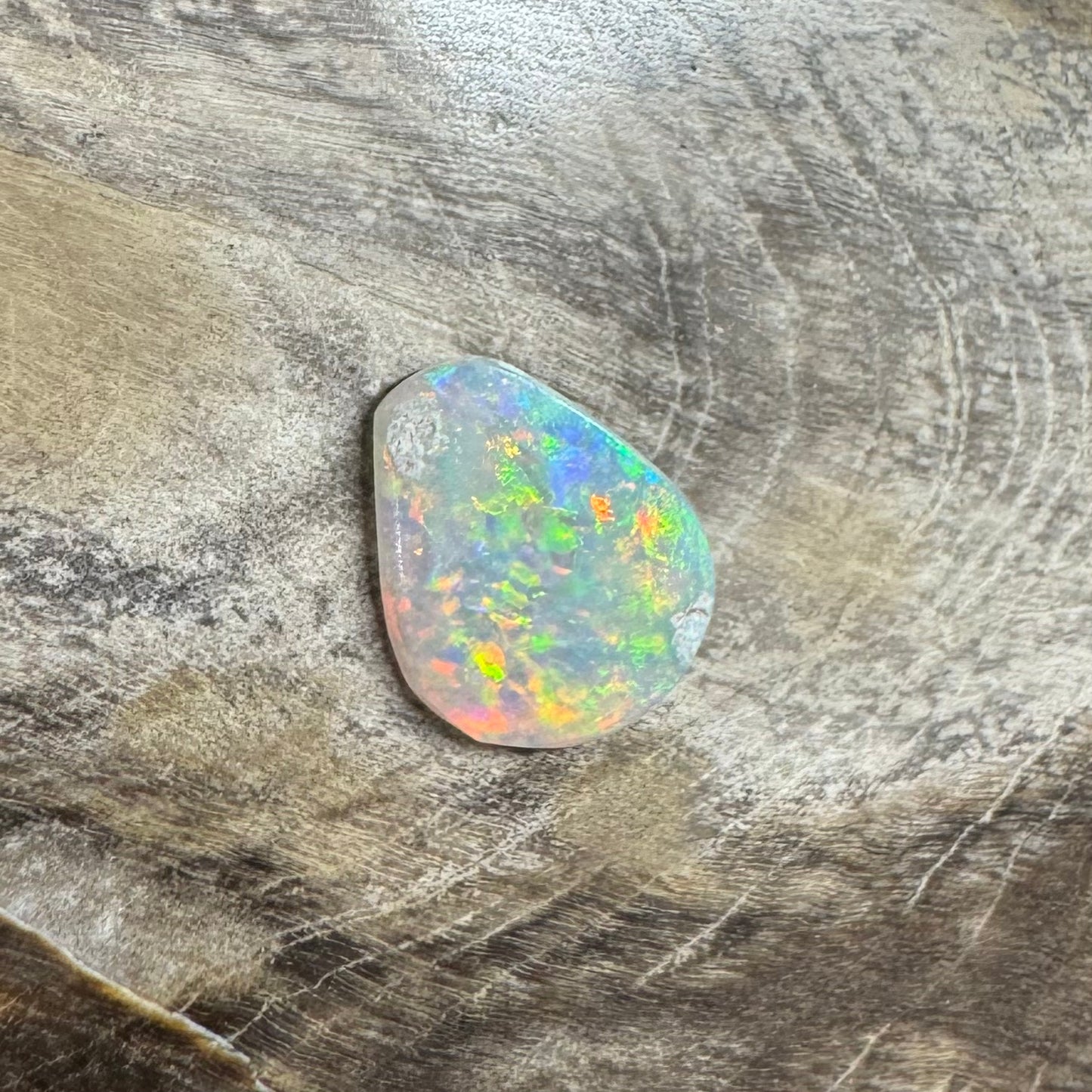 Hand-Cut Solid Lightning Ridge Semi Black Opal 0.4carat