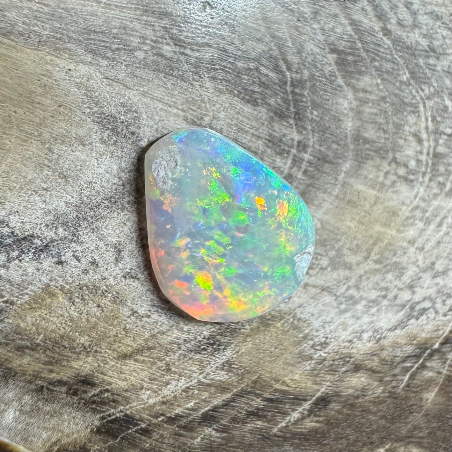 Hand-Cut Solid Lightning Ridge Semi Black Opal 0.4carat